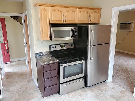 4th image of 19 Briarwood Ln