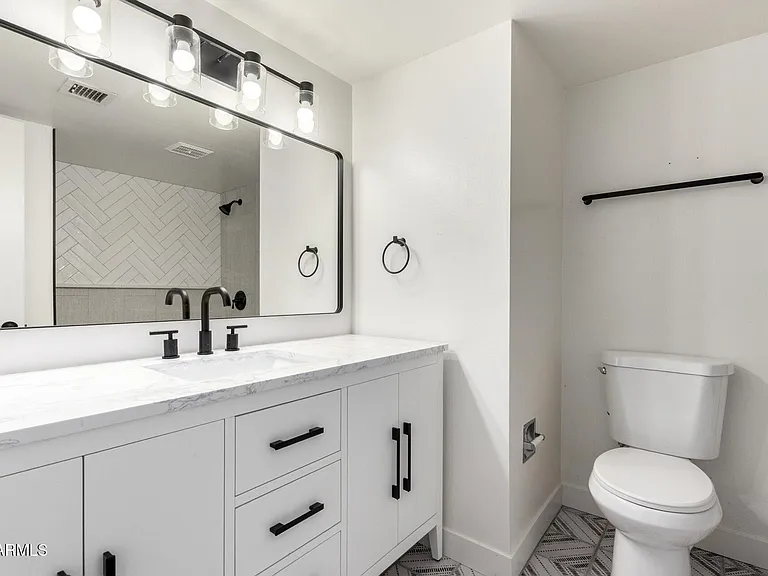 4848 N Woodmere Fairway #15 — Photo 14
