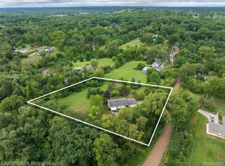 7600 Haley Rd, White Lake, MI 48383