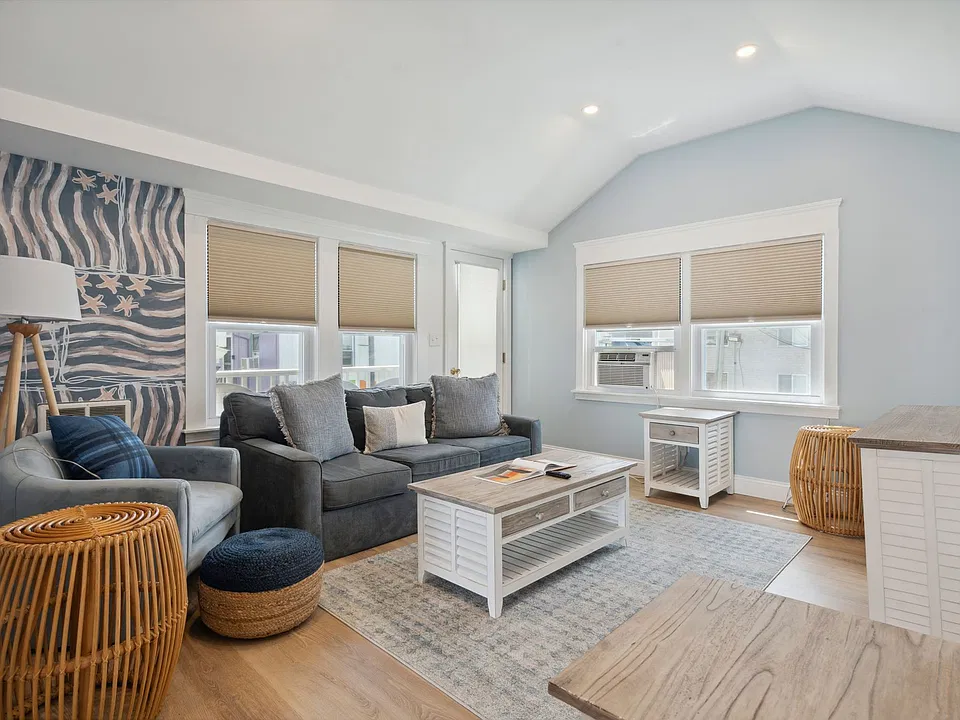61 Ocean Blvd #RU