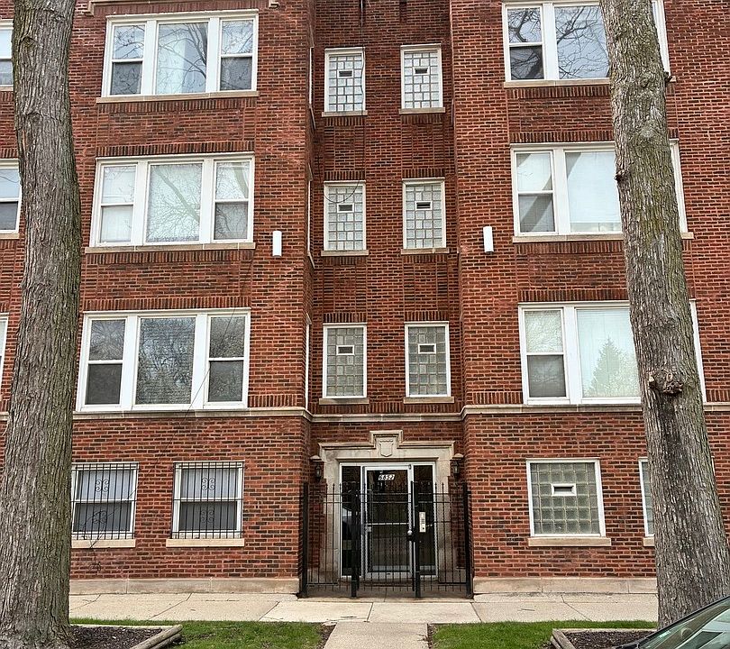 1st image of 6852 S Dante Ave