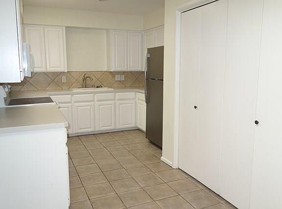 5th image of 1421 Ventura Ave
