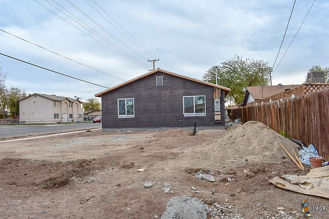 2nd image of 304 W Hamilton Ave