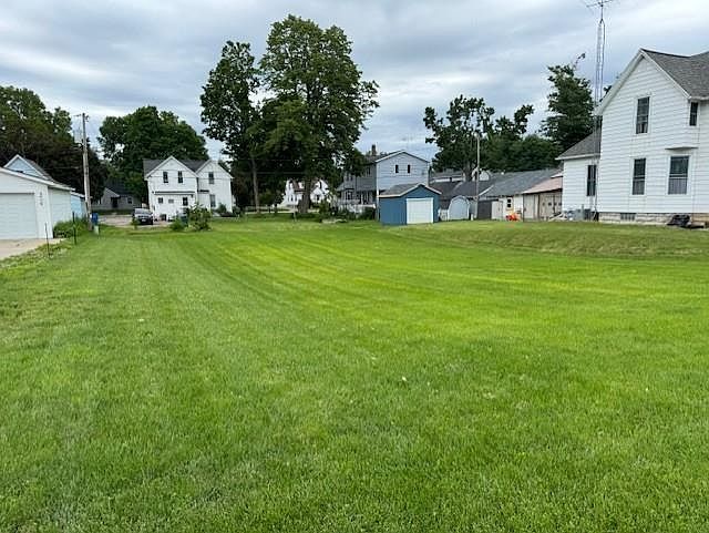 2nd image of Vacant Lot Mound St