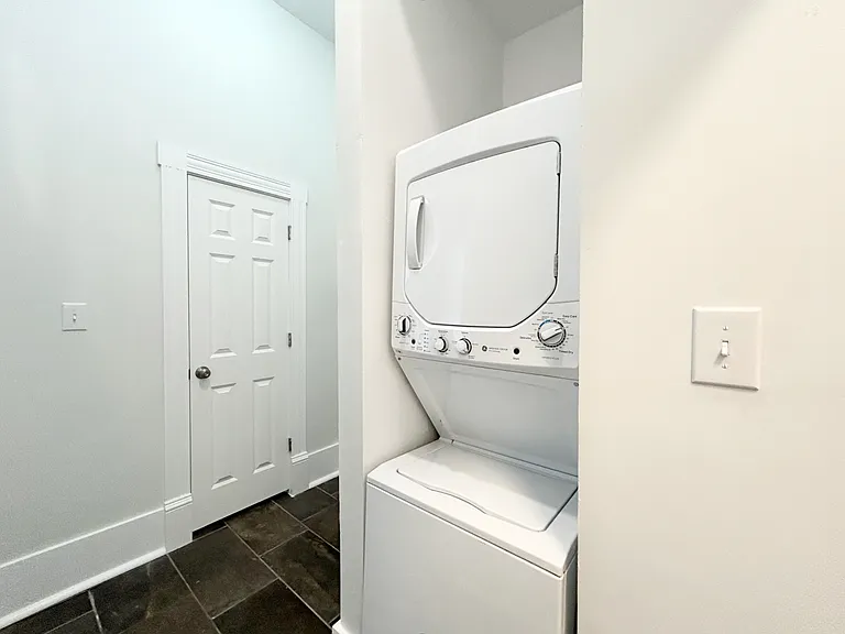 412 E Gwinnett St #412 — Photo 16