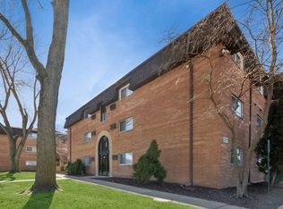 2345 185th Ct APT 15, Lansing, IL 60438