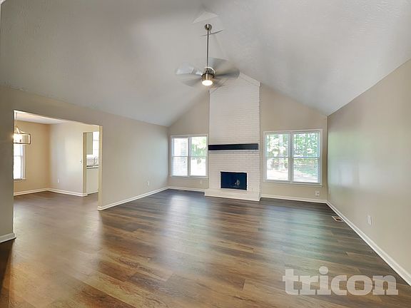 3rd image of 985 Brookmont Dr SW