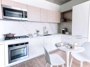 600 W Fulton St #812, Chicago, IL 60661