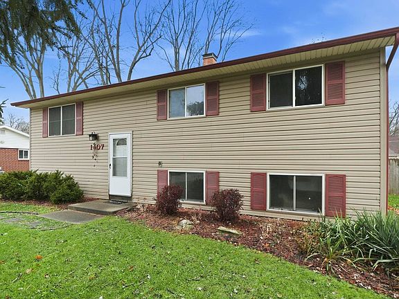 2nd image of 1407 Melbourne Dr