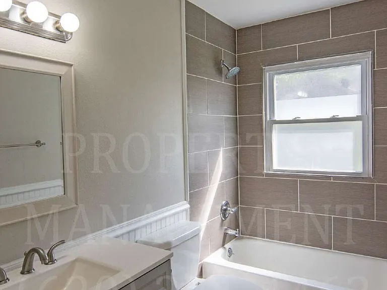 608 Waverly Way — Photo 18
