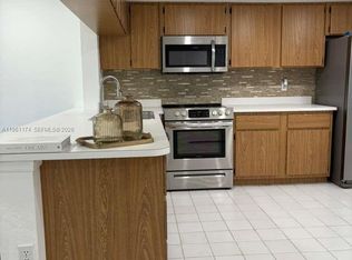 1005 Palm Beach Trace Dr, Royal Palm Beach, FL 33411