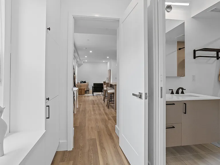 The Roe at Manayunk Apartments and Townhomes — Photo 152