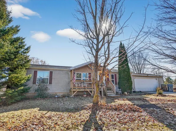 494 Tower Rd, Rio, WI 53960