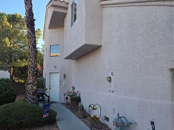 3rd image of 5387 Heatherbrook Cir
