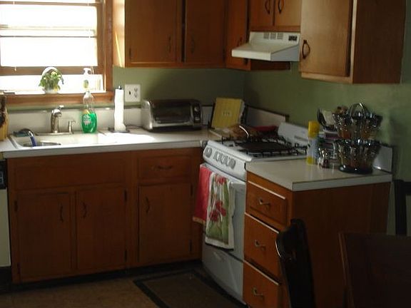 5th image of 28 Blaine St #2