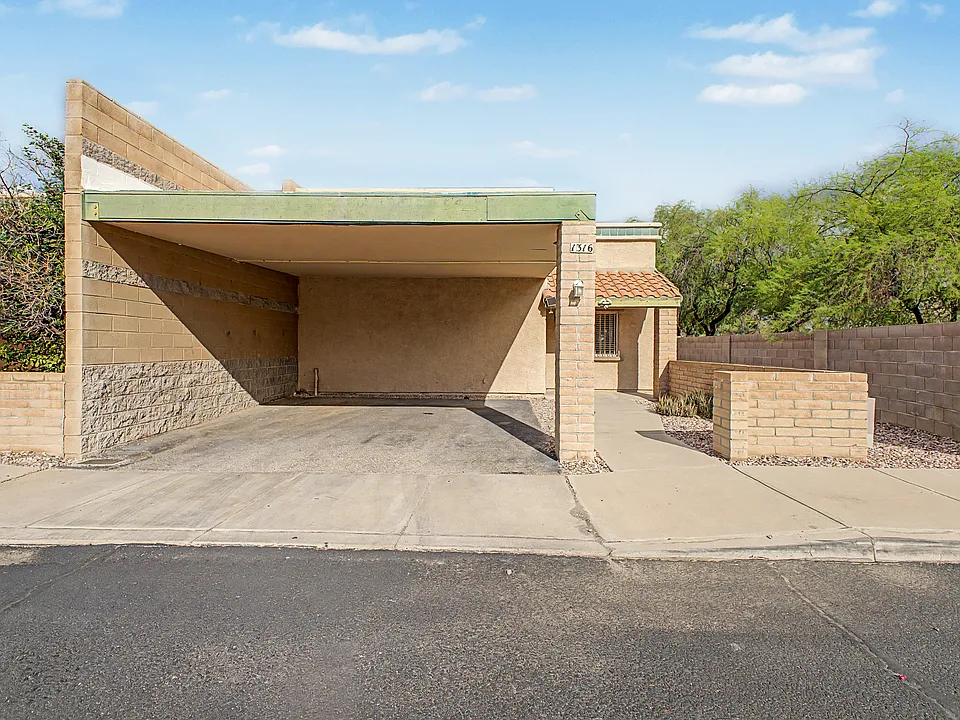 1316 E Zulema Loop