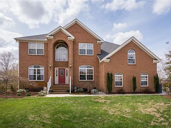 2nd image of 3733 Juniper Ln