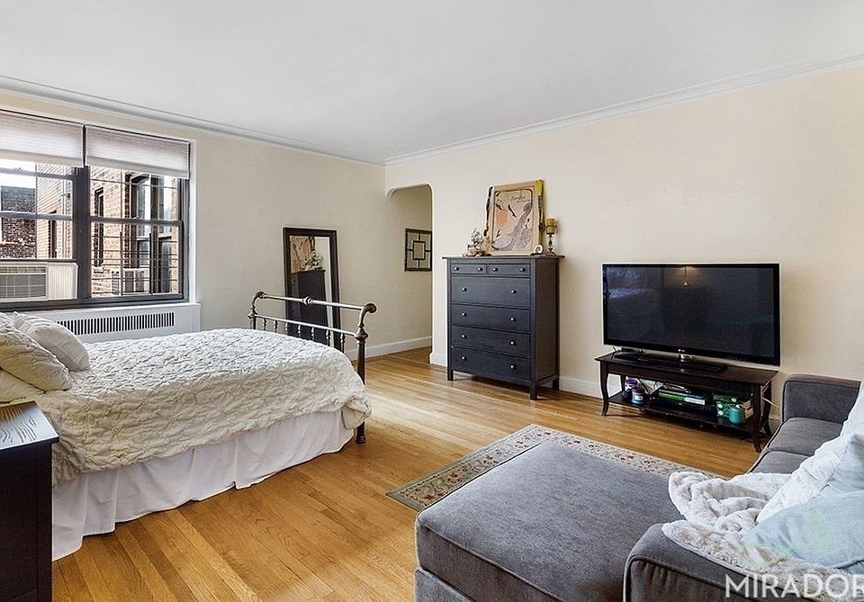 1st image of 212 W 22nd St APT 6P