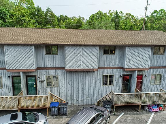 2nd image of 457 Eastley Ct APT 3