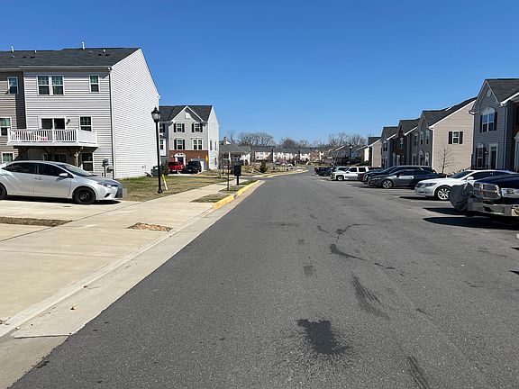 4th image of 220 Streamview Dr