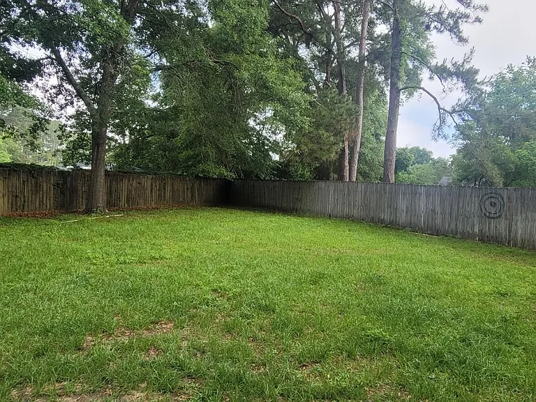 8812 N Pembroke Ct — Photo 11