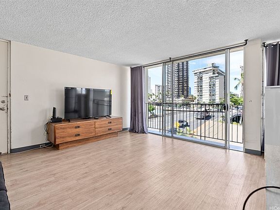4th image of 620 McCully St APT 308