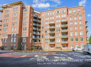 4490 Market Commons Dr UNIT 608, Fairfax, VA 22033