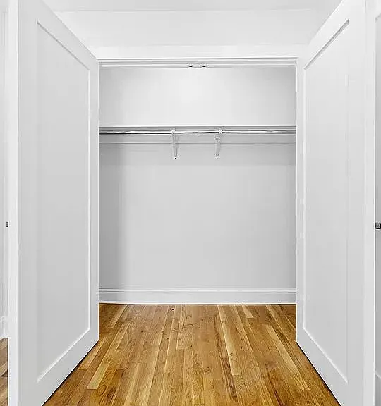 544 6th Ave #4 — Photo 5