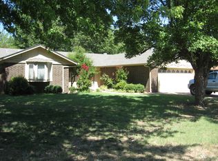 220 N Cimarron Dr, Enid, OK 73703