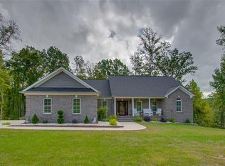 976 E Chamberlin Dr, Asheboro, NC 27205