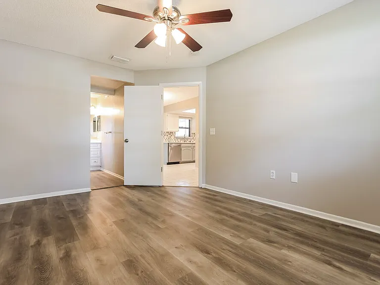 1545 Deer Hollow Blvd — Photo 6