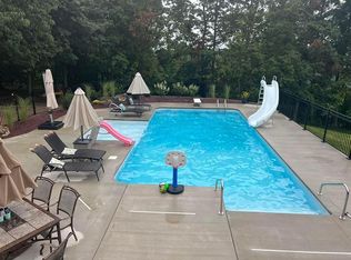 14 Pinewood Dr, Wheeling, WV 26003