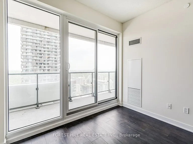 2221 Yonge St #5210 — Photo 16