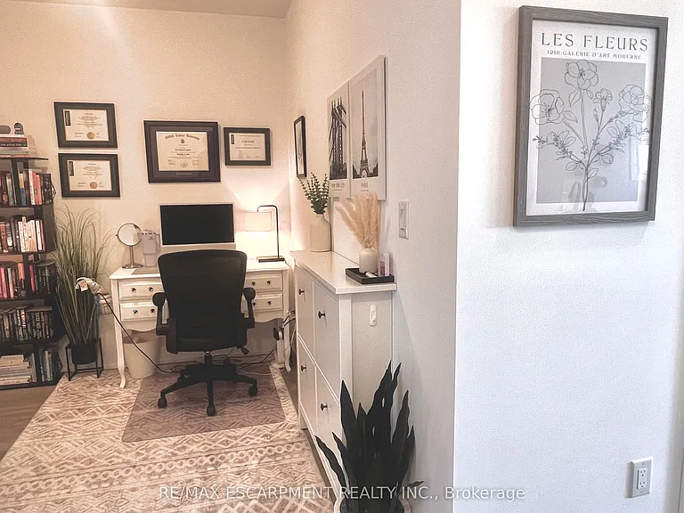 460 Dundas St E #1208 — Photo 9