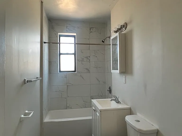 160 S Harrison St #302F — Photo 3