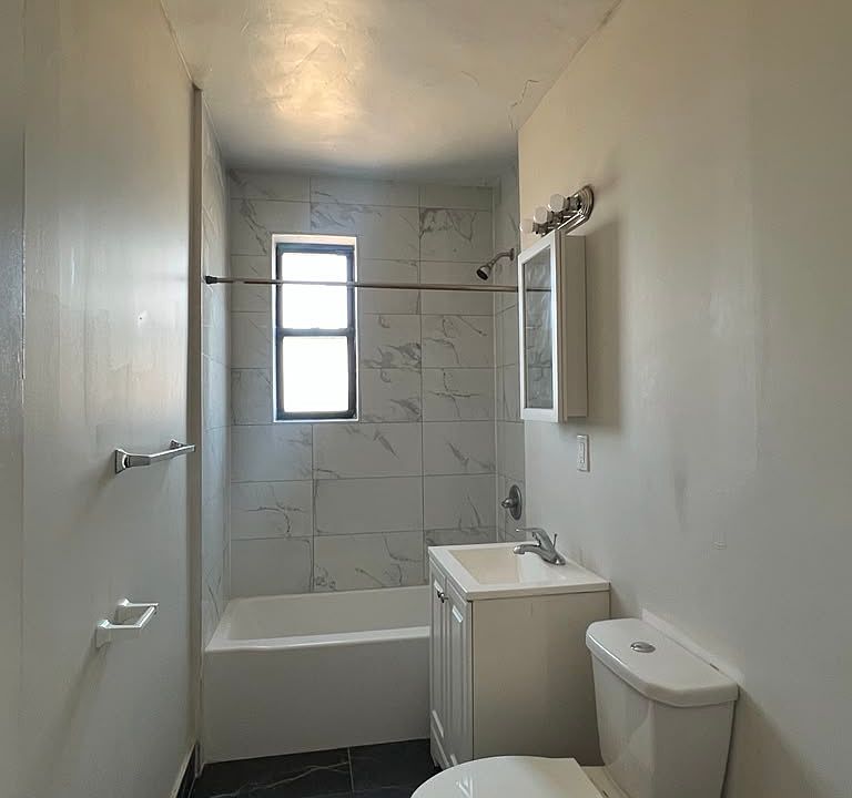 Building Photo 3