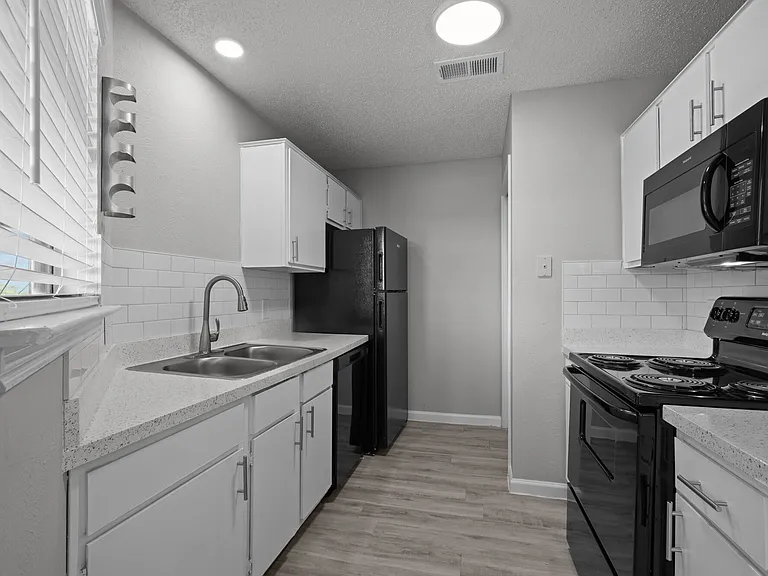 The Azul Apartments — Photo 30