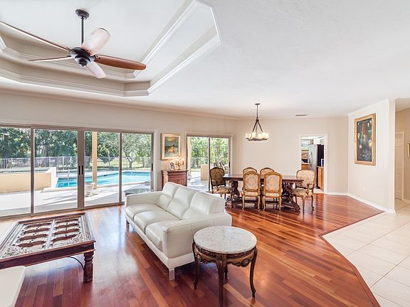 4th image of 13156 Valewood Dr