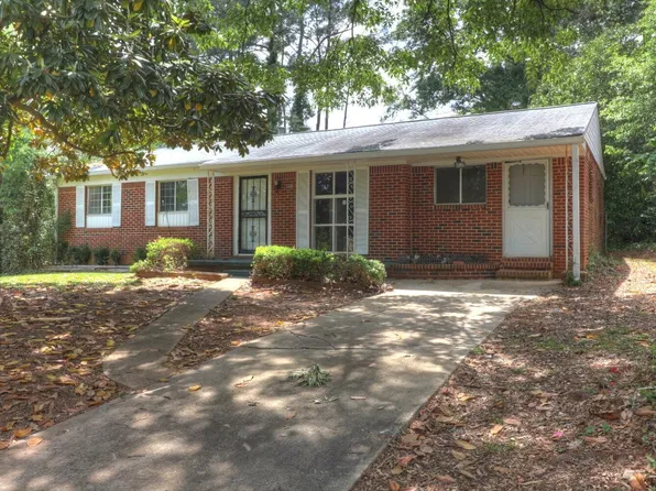 1228 Pineglen Dr, Riverdale, GA 30296