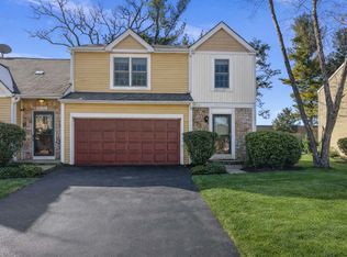 1923 Ozark Pkwy, Algonquin, IL 60102