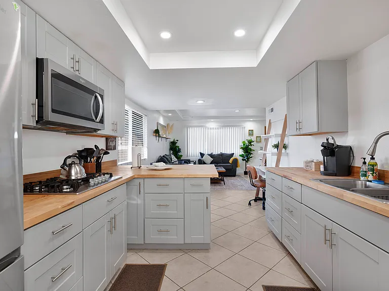 Sierra Ln — Photo 3