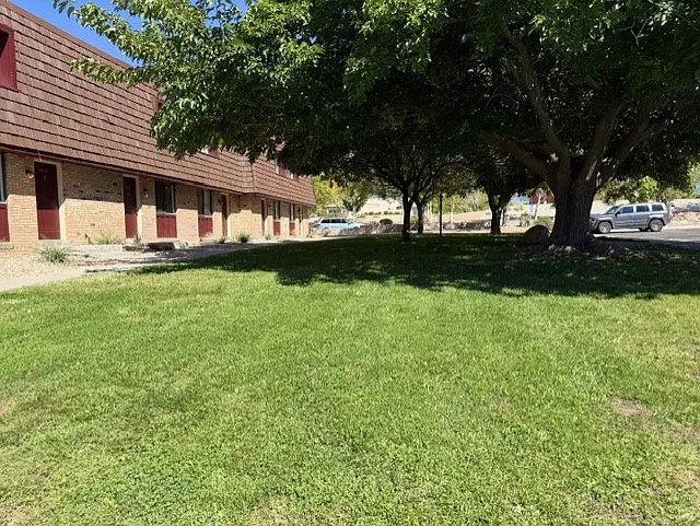 Academy Heights Apartments — Photo 11