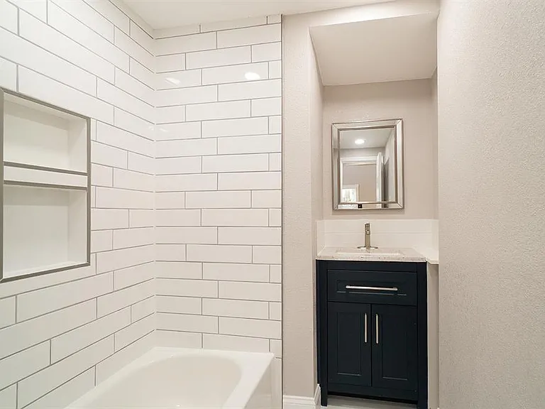437 N Shine Ave — Photo 16
