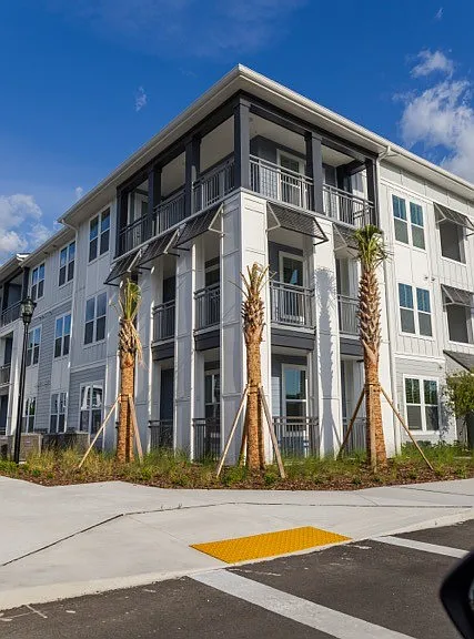 Madison Palms — Photo 8