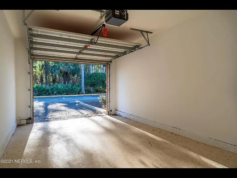 510 Florida Club Blvd — Photo 23
