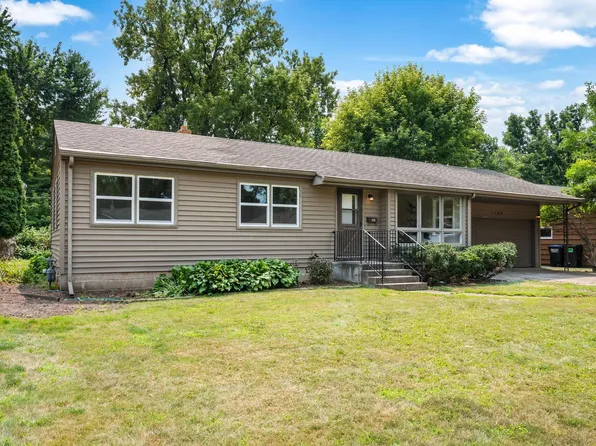 1194 Ruggles St, Roseville, MN 55113