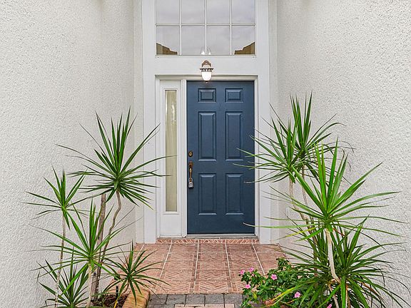 5th image of 235 Royal Palm Dr