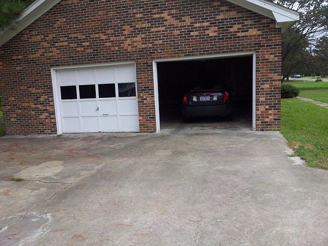 2nd image of 112 Ramblewood Dr