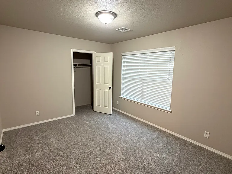 504 S Seminole St — Photo 2