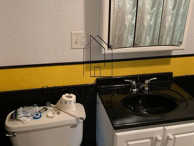 835 Pleasant St — Photo 7